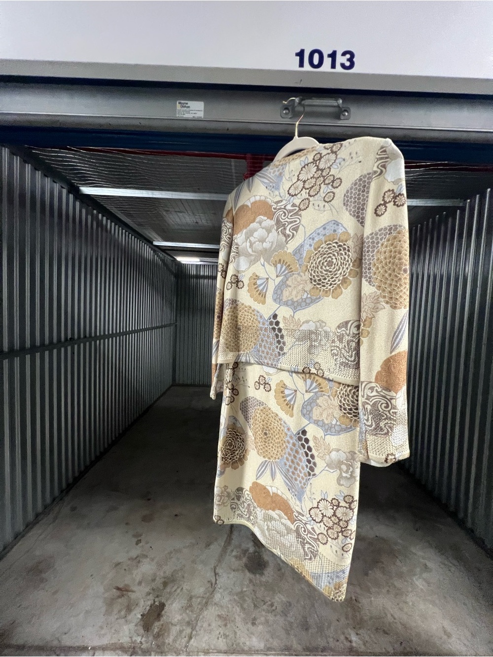 St. John Collection Cream, Beige and Gold Floral Knit Top - Picture 3 of 4